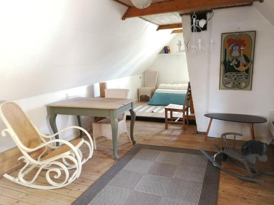 Hostel Gemuetliches Reetdachhaus Mit Kaminofen Ribe Exteriér fotografie